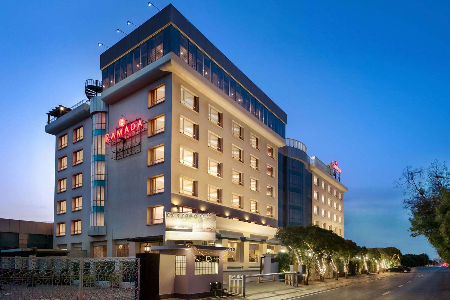 Ramada By Wyndham Karachi Creek Hotel Kültér fotó